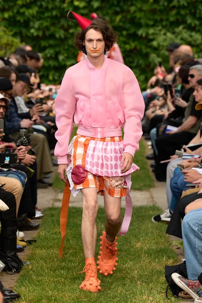 Look 18